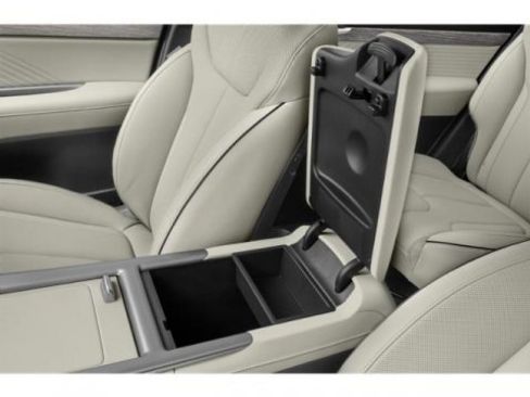 Used 2024 Hyundai Palisade Calligraphy image 17
