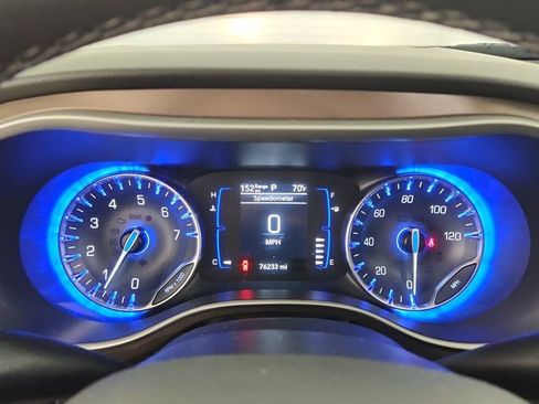 Used 2023 Chrysler Voyager LX FWD image 11
