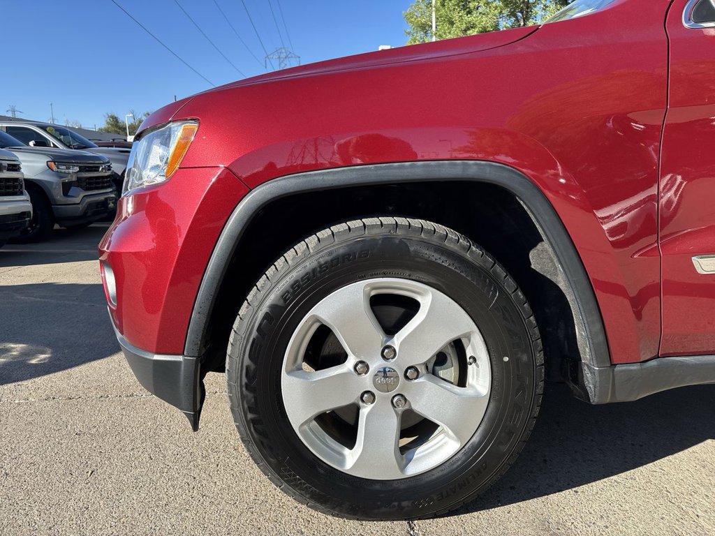 Used 2012 Jeep Grand Cherokee Laredo AWD/4WD image 38