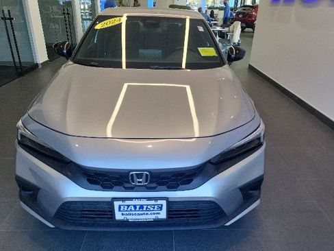 Used 2024 Honda Civic Sport image 2