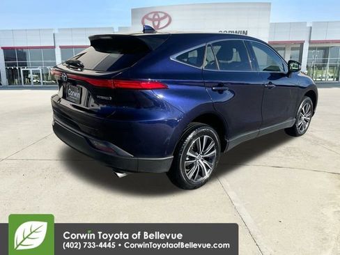 Certified 2022 Toyota Venza LE image 8