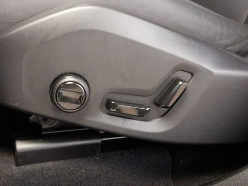 Certified 2025 Volvo XC60 B5 Core AWD/4WD image 11