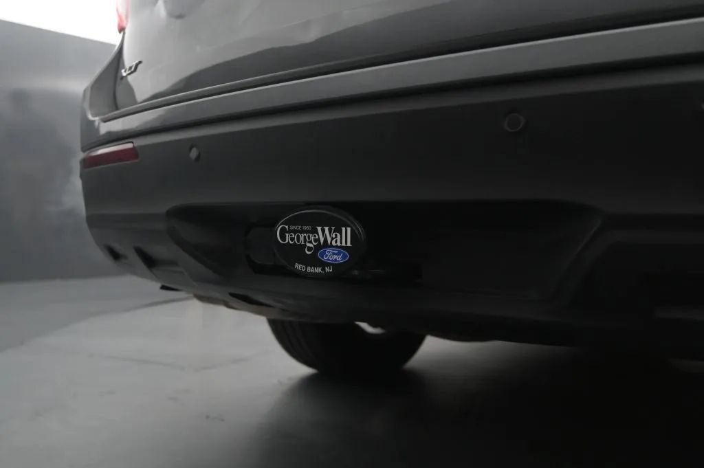 Used 2023 Ford Explorer XLT w/ Class IV Trailer Tow Package AWD/4WD image 17