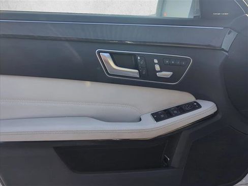 Used 2016 Mercedes-Benz E 350 Sedan image 10