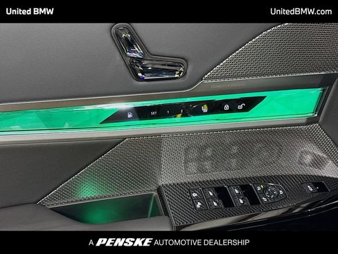 New 2026 BMW 750e xDrive w/ Premium Package image 3