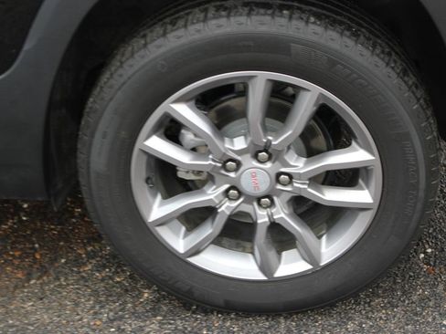 Used 2024 GMC Terrain SLT image 51