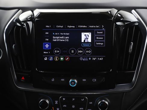 Used 2023 Chevrolet Traverse LT image 16