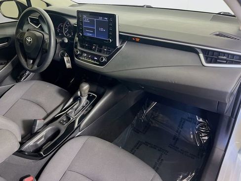 Used 2021 Toyota Corolla LE image 27