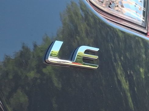 Used 2024 Toyota Corolla LE w/ LE Convenience Package FWD image 31