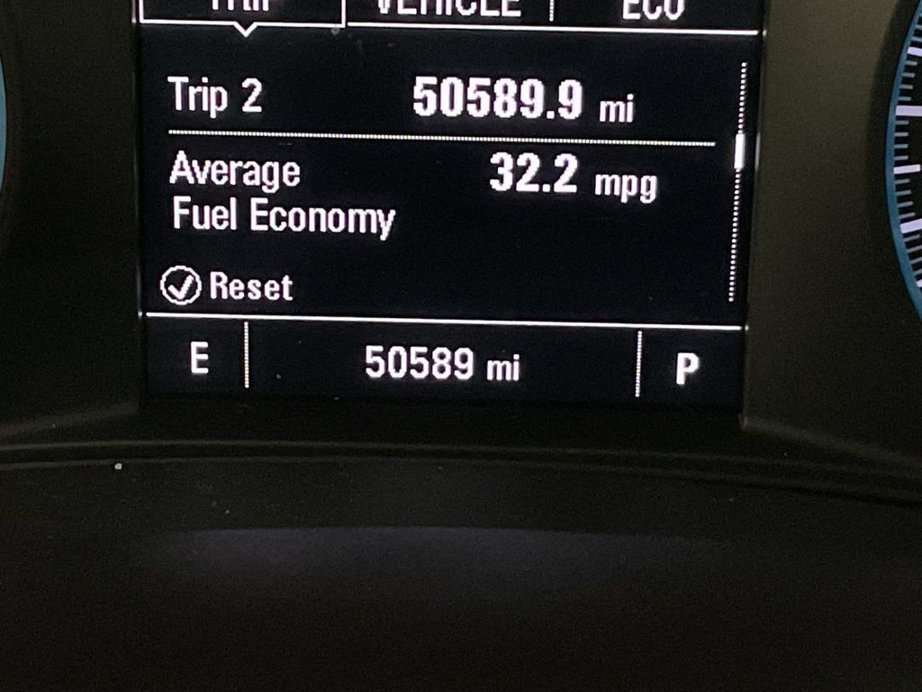 Used 2017 Chevrolet Malibu LT FWD image 40