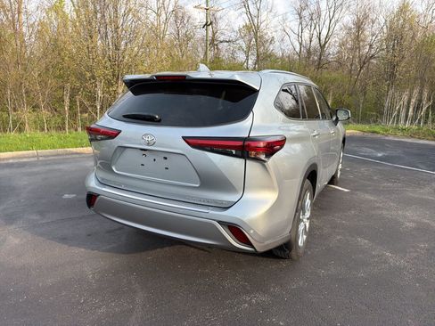 Used 2021 Toyota Highlander Platinum image 6