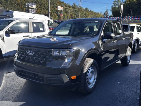 New 2025 Ford Maverick XL image 3