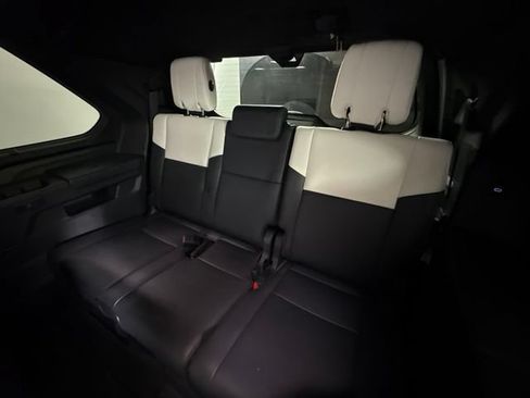 Used 2025 Toyota Sequoia Capstone AWD/4WD image 35