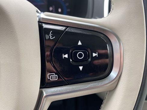 Used 2023 Volvo XC90 B6 Plus w/ Protection Package image 23