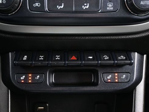 Used 2018 Chevrolet Colorado ZR2 AWD/4WD image 21