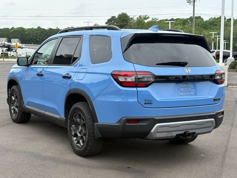 Used 2024 Honda Pilot TrailSport image 3