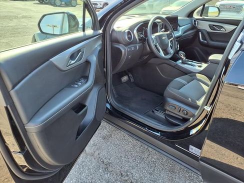 Used 2025 Chevrolet Blazer LT image 47