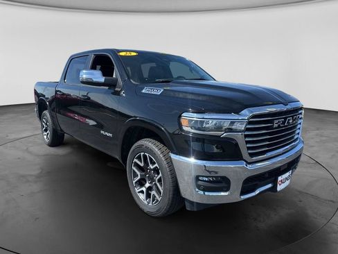 Used 2025 RAM 1500 Laramie AWD/4WD image 4