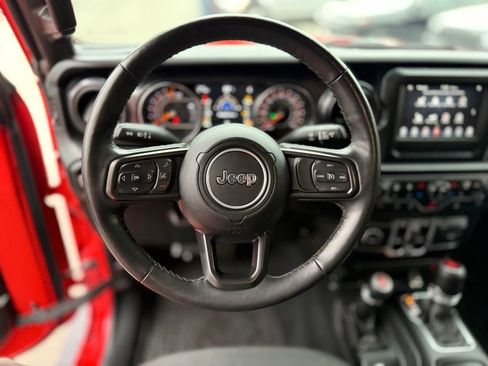 Used 2022 Jeep Gladiator Sport image 6