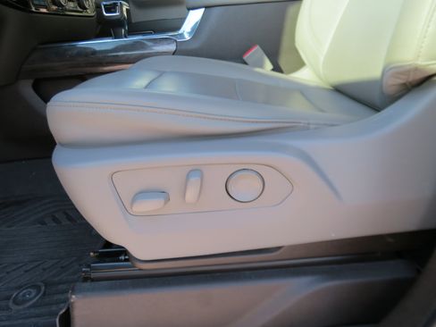 Certified 2023 Chevrolet Silverado 1500 LTZ AWD/4WD image 18
