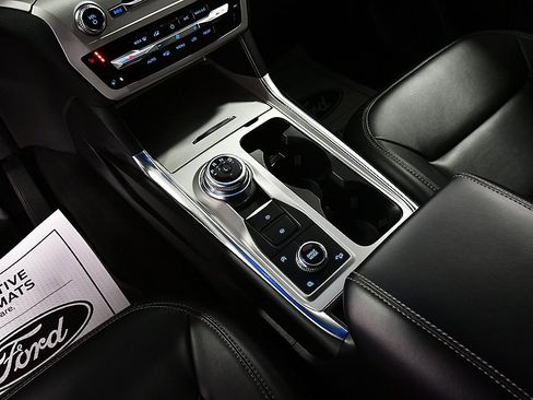 Used 2023 Ford Explorer XLT w/ Equipment Group 202A image 24