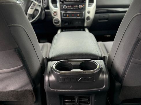 Used 2021 Nissan Titan SV w/ SV Convenience Package AWD/4WD image 15