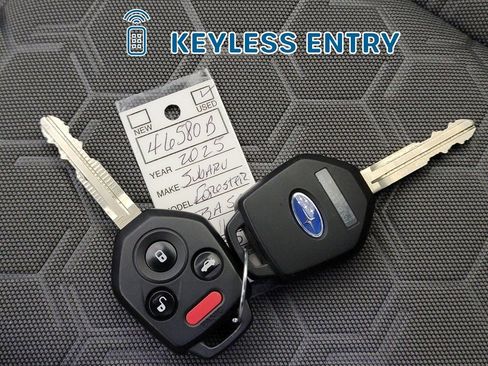 Used 2025 Subaru Forester AWD/4WD image 28