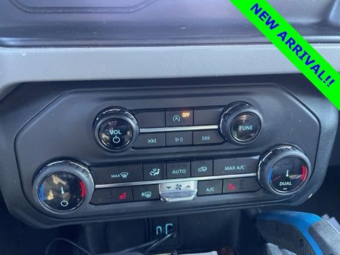 Used 2022 Ford Bronco Black Diamond image 12