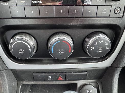 Used 2011 Dodge Caliber Mainstreet image 16