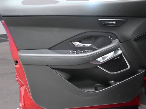 Used 2019 Jaguar E-PACE SE AWD/4WD image 9