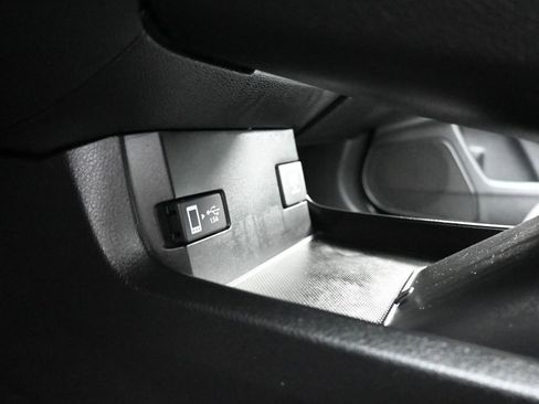 Used 2018 Honda Civic Touring image 29