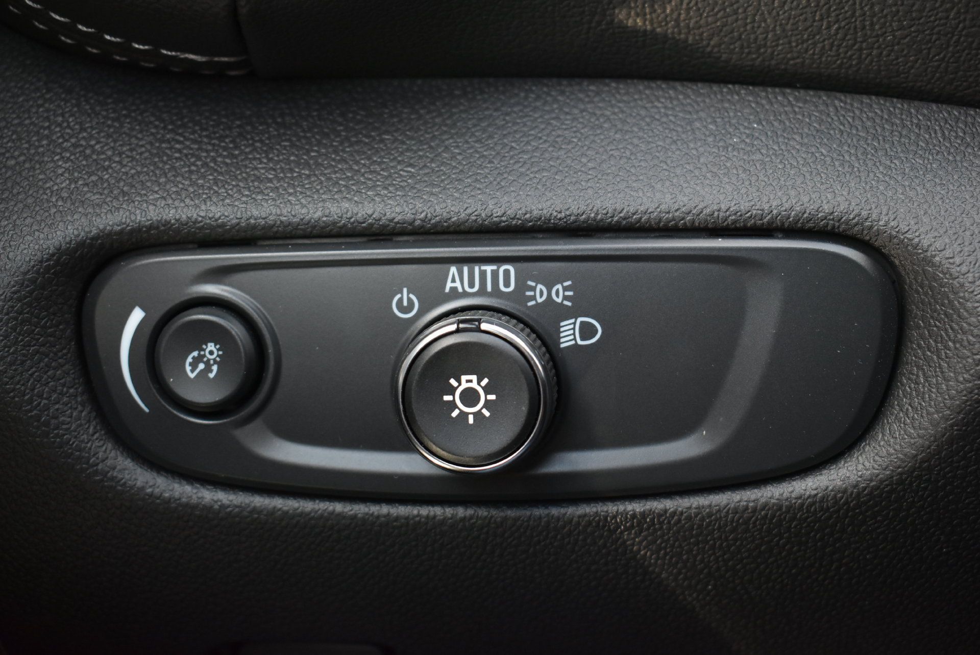 Used 2024 Chevrolet Blazer LT w/ Convenience Package FWD image 18