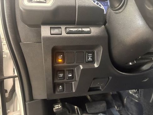 Used 2023 Nissan Frontier SV w/ SV Convenience Package AWD/4WD image 11