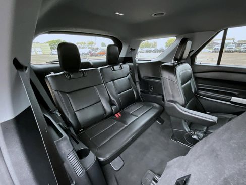 Used 2022 Ford Explorer XLT w/ Equipment Group 202A image 20