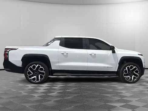 Used 2024 Chevrolet Silverado EV RST image 6