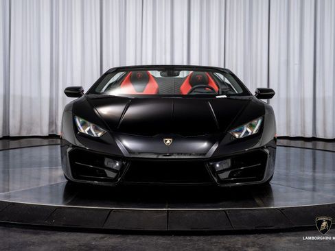 Used 2019 Lamborghini Huracan LP 580-2 image 3