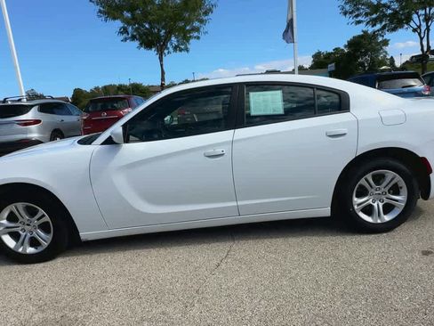 Used 2020 Dodge Charger SXT w/ Leather Interior Group image 5