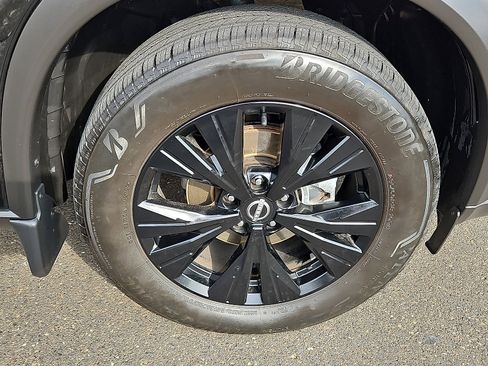 Certified 2023 Nissan Rogue SV w/ SV Premium B Package image 8