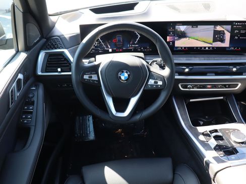 Used 2025 BMW X5 xDrive40i w/ Premium Package image 11