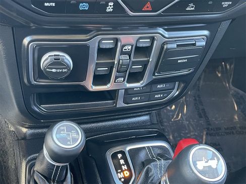 Used 2021 Jeep Wrangler Unlimited Sahara image 28