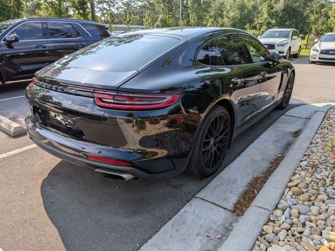 Used 2020 Porsche Panamera RWD image 2