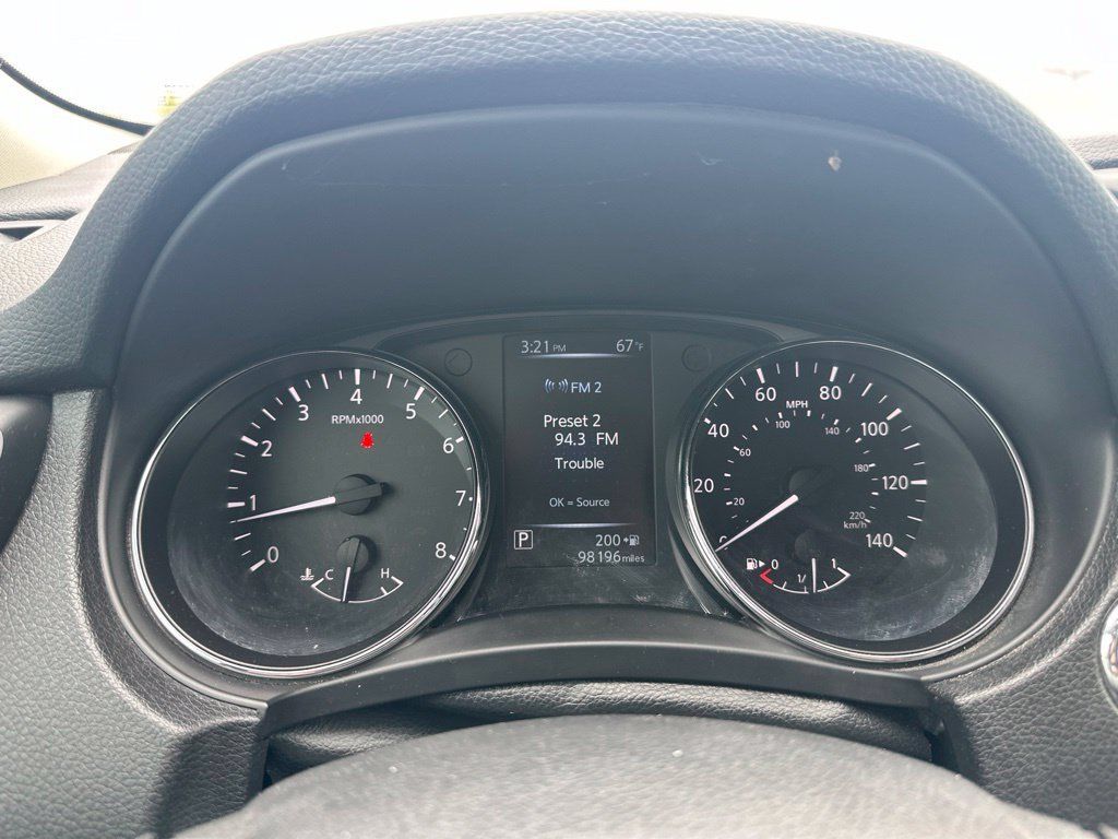 Used 2017 Nissan Rogue SV FWD image 17