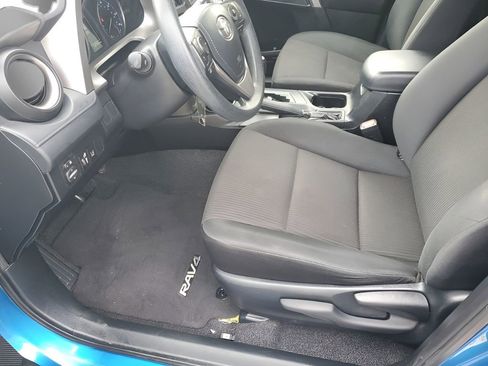 Used 2017 Toyota RAV4 LE image 29