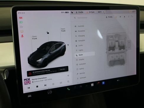 Used 2021 Tesla Model Y Long Range AWD/4WD image 31