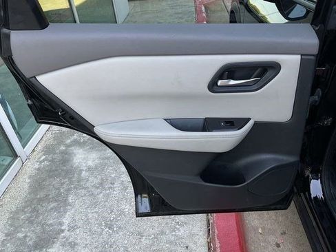 Used 2025 Nissan Rogue SV FWD image 18