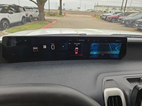 Used 2025 Ford Expedition Active AWD/4WD image 19