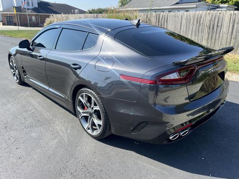 Used 2021 Kia Stinger GT2 image 4