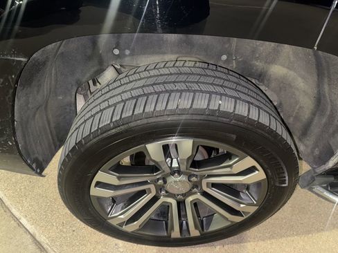 Used 2017 GMC Yukon Denali w/ Open Road Package image 12