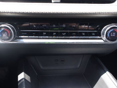 Used 2025 Chevrolet Equinox LT w/ Convenience Package II AWD/4WD image 21