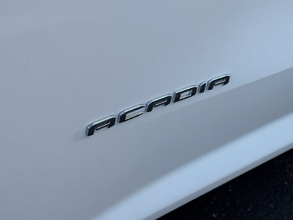 Used 2026 GMC Acadia Elevation w/ Elevation Premium Package FWD image 18